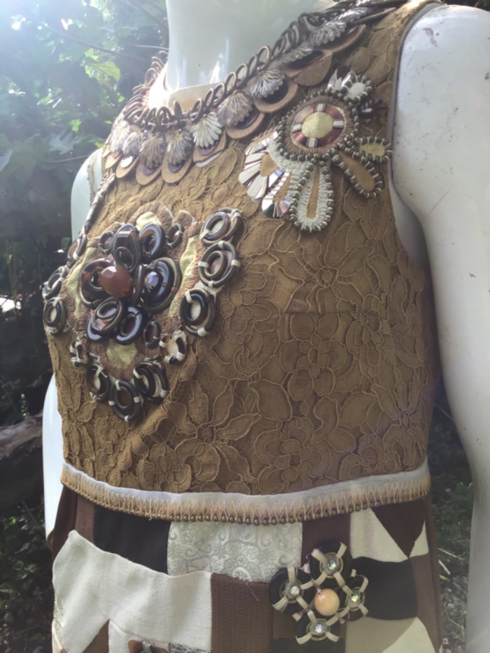 Vintage Chloe lace and beaded Dress with stunning design - Picture 3 of 11